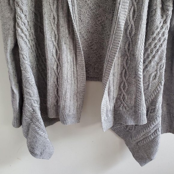 BCBG MaxAzria Gray Cable Knit Cardigan XS Asymmetric Open Front Boho Chic Layer - Picture 5 of 8